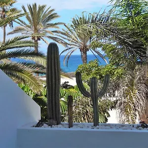 beautiful-beachfront.tenerifehoteles.net/